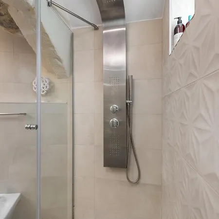 Exclusive Apartment Split